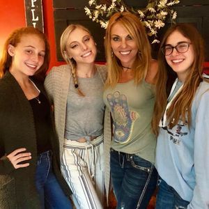 Meet your Posher, Liz